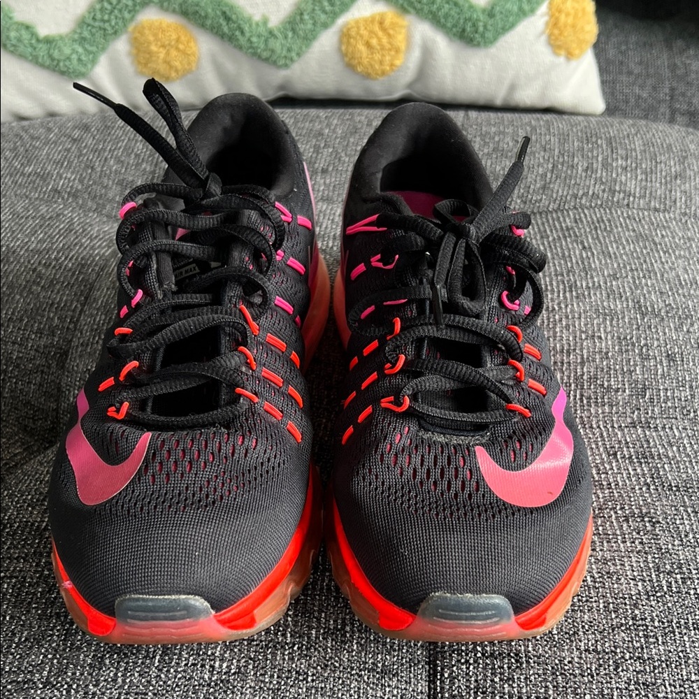 Nike Airmax Black and Pink Sneakers